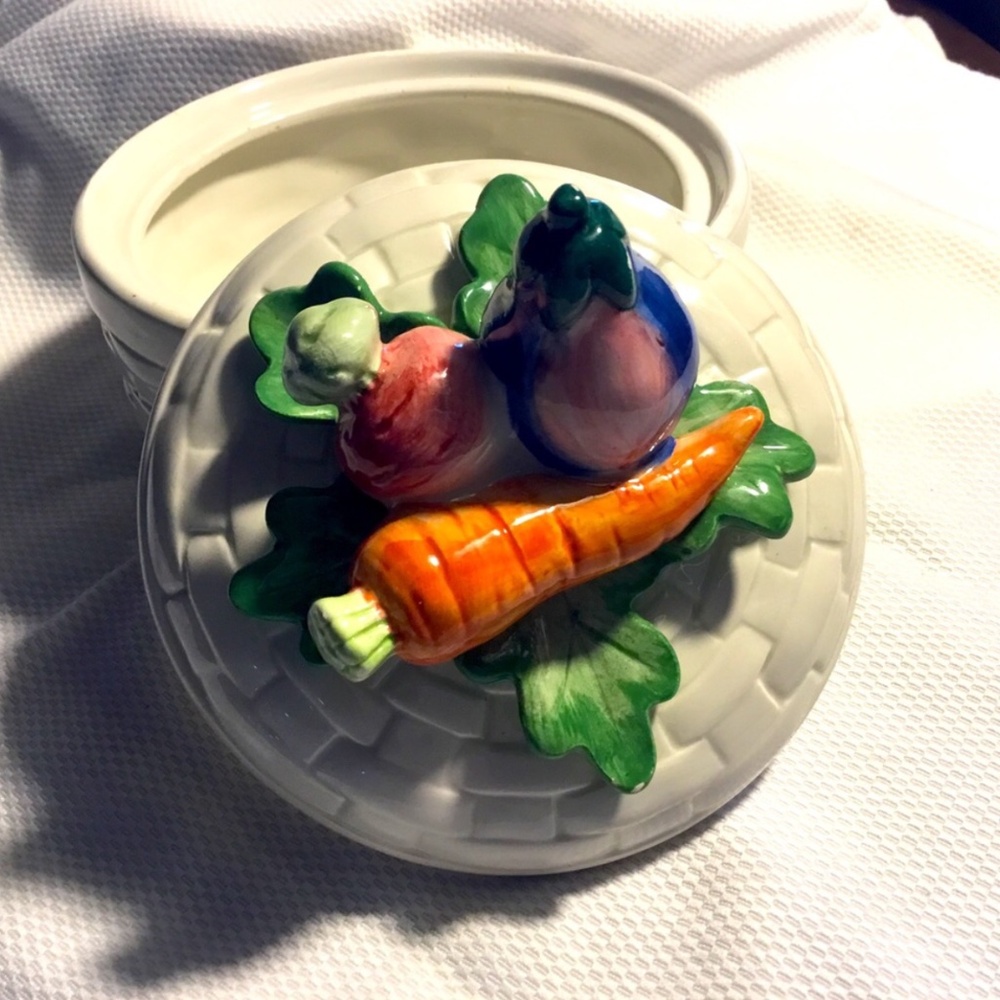 Fitz And Floyd Kitchen Harvest Covered Dish With Vegtables Ceramic